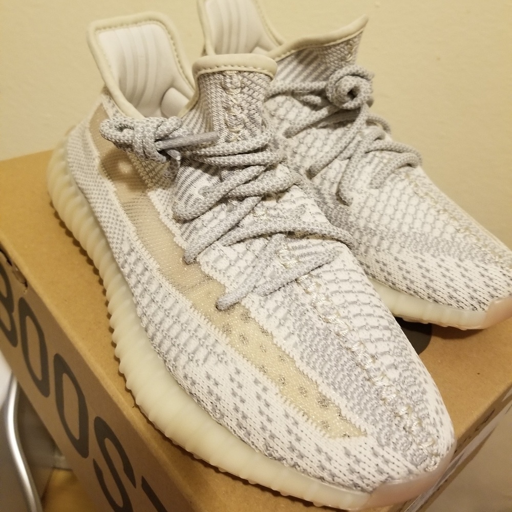 Adidas yeezy lundmark size 6 fits women’s 7.5